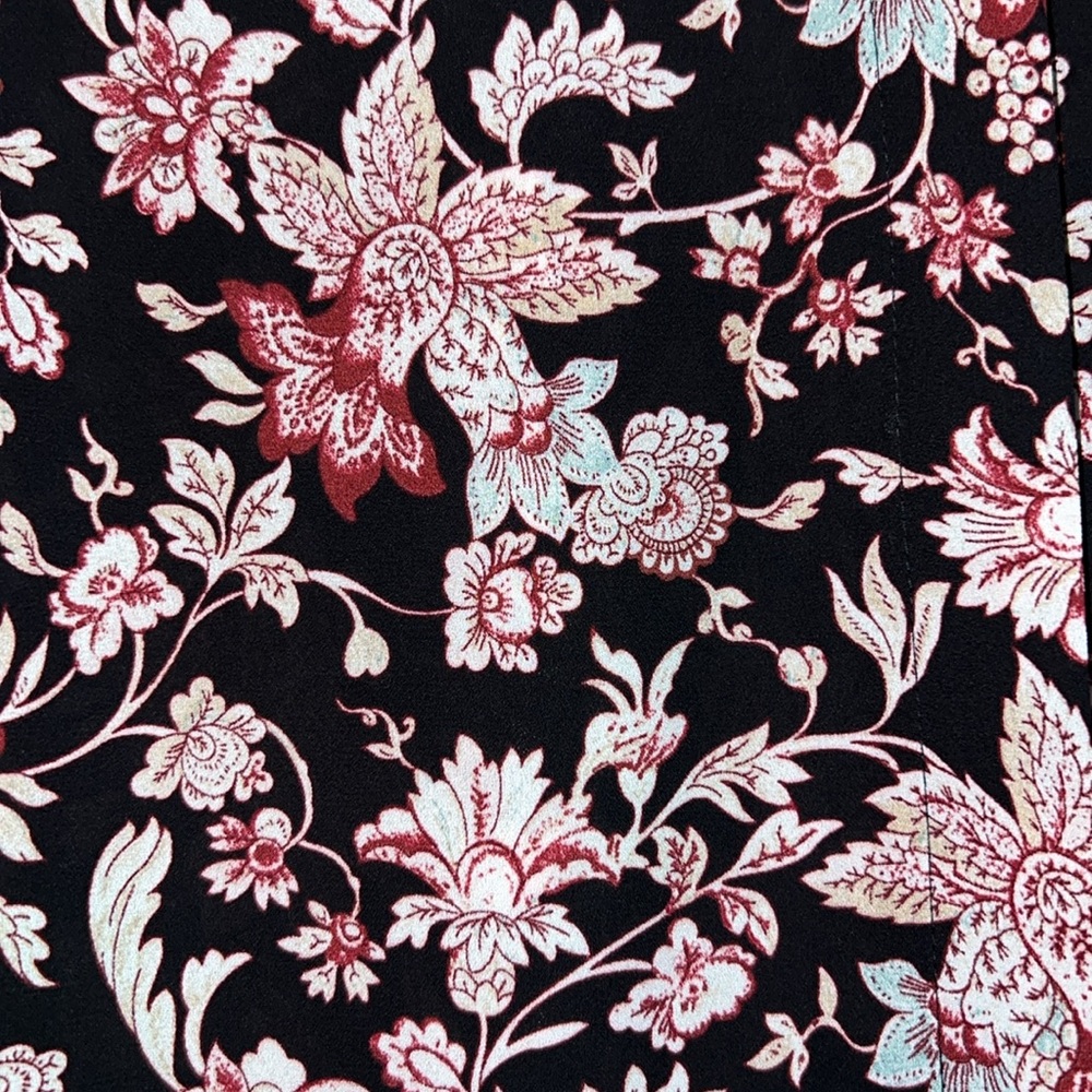 Floral button up blouse - Picture 2 of 4